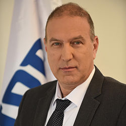 גבי טייטל