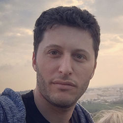 רוני וייס