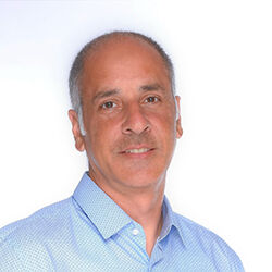 רו"ח גיא מונרוב