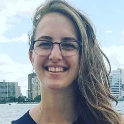 שירה וישניאק