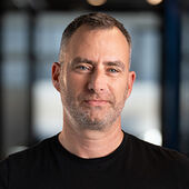 יניר לאובשטיין